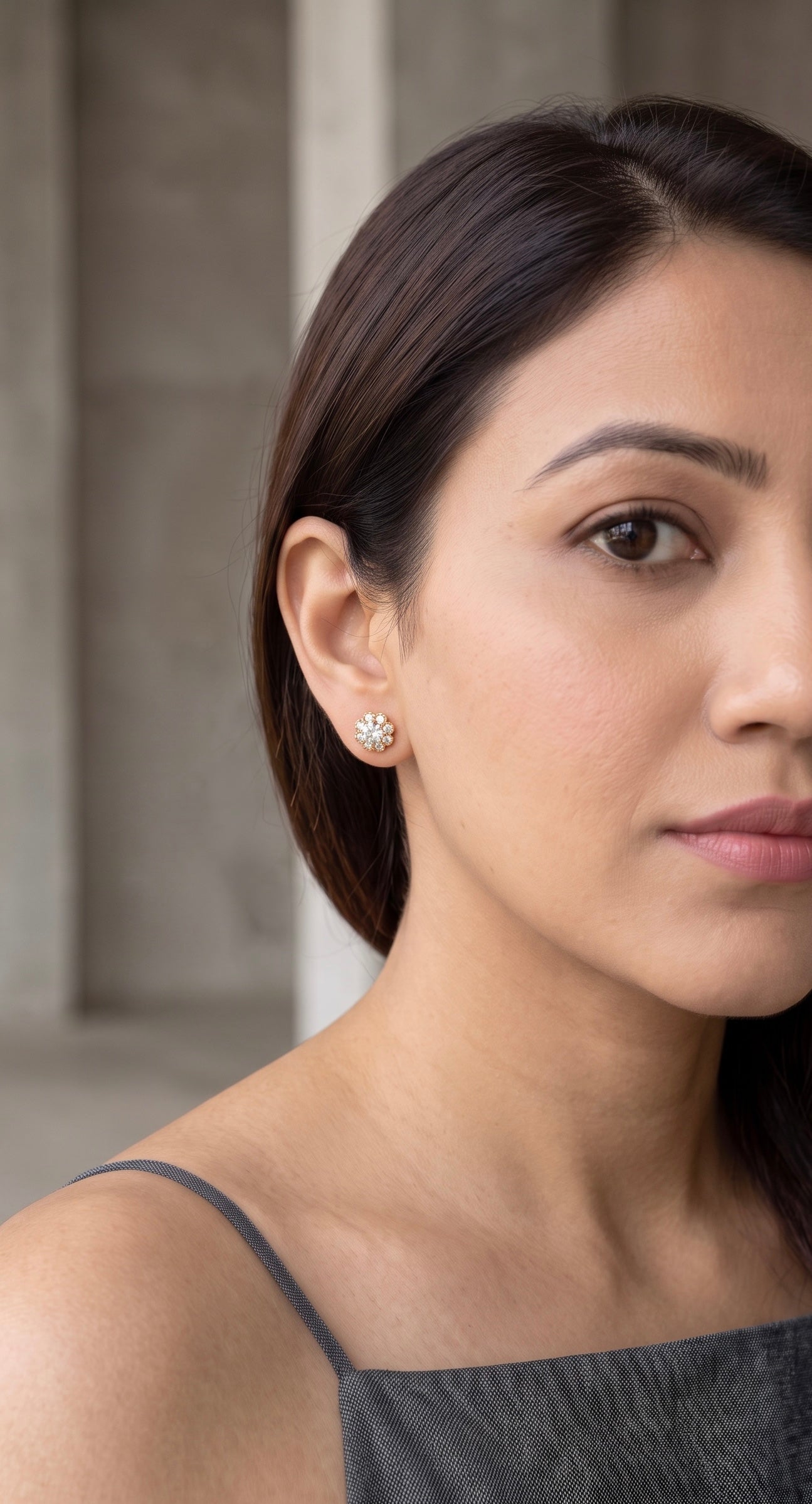 Noor Daisy Stud Earrings | Anti-tarnish
