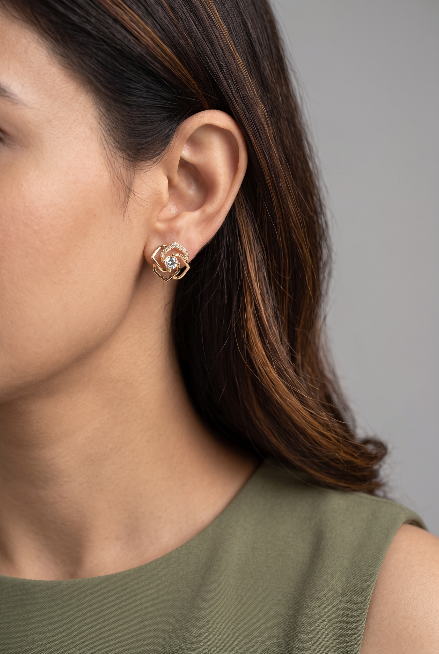Celestia Twist Stud Earrings | Anti-tarnish