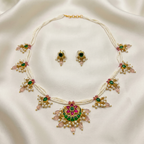 Gulnaar Pearl Kundan Set
